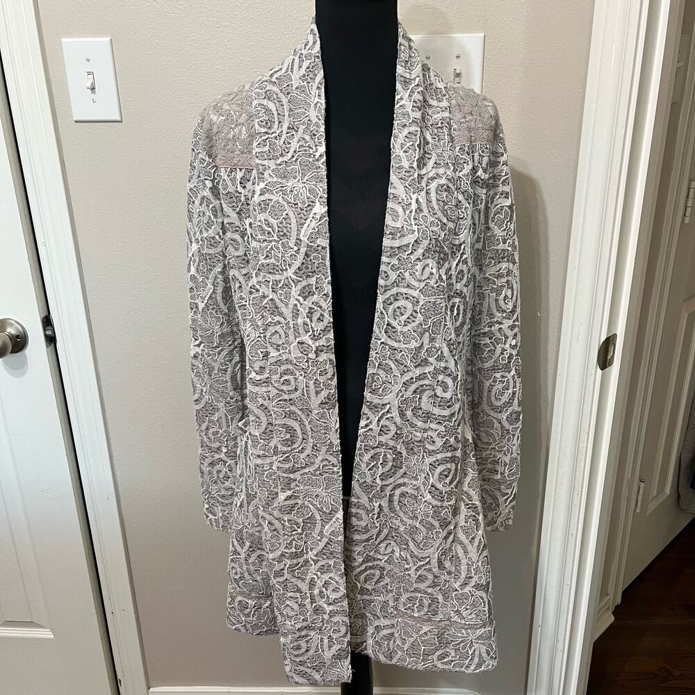 BKE Boutique Women's Knit Cardigan Sz Small Oversized Lace Textured Lagenlook